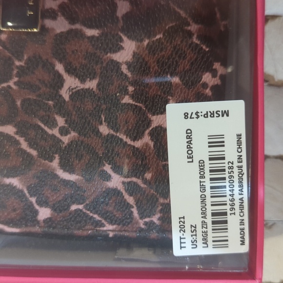 Trina Turk Wallet New - Picture 2 of 2